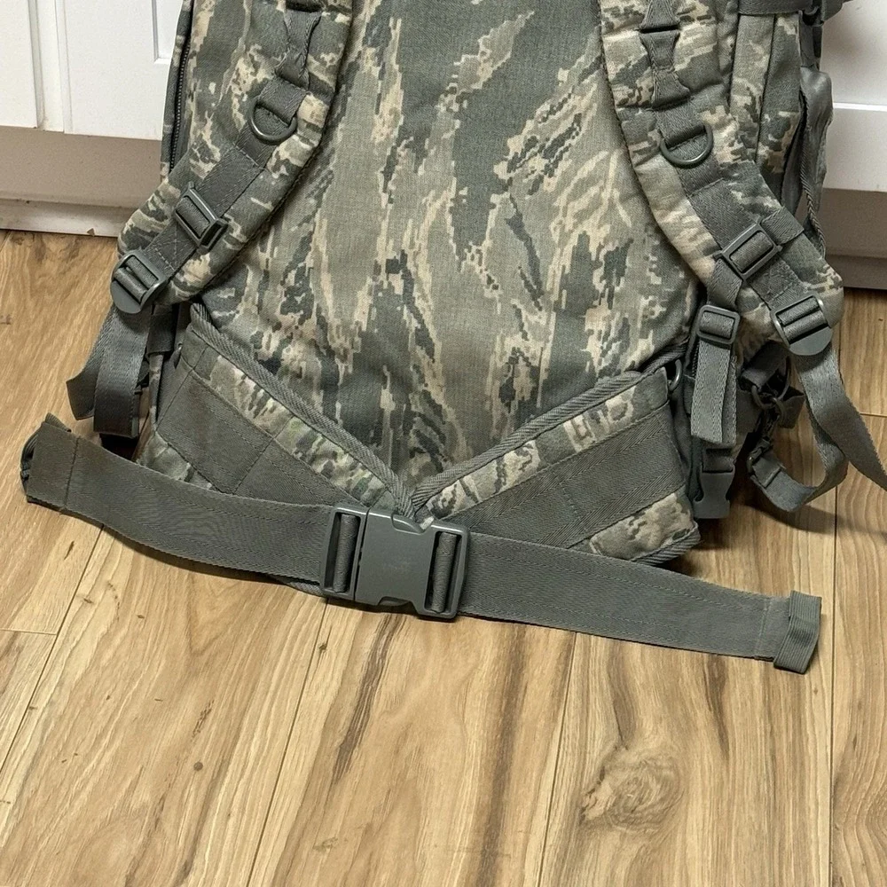 Bugout Gear ACU Camo Convertible Backpack Travel Bag Green Digicam Adjustable Sz